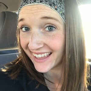 Meet your Posher, Kayla